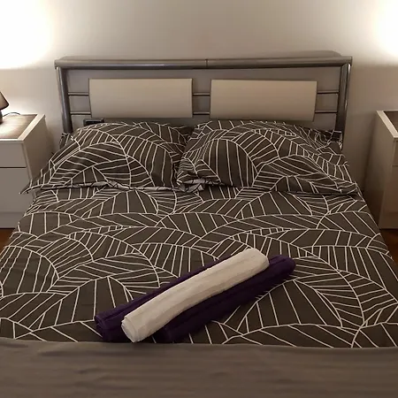 Appartement With One In Pula, With Enclosed Garden And Wifi - 4 Km *