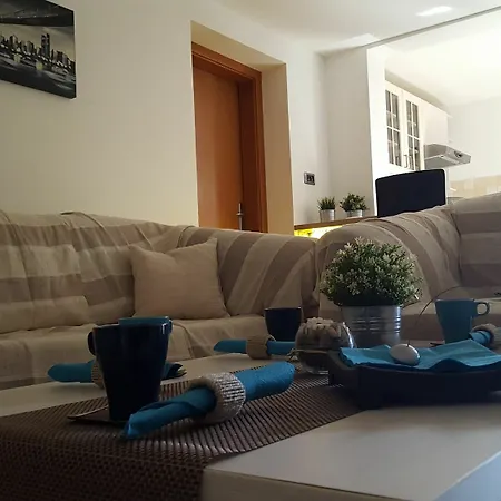 Appartement With One In Pula, With Enclosed Garden And Wifi - 4 Km *